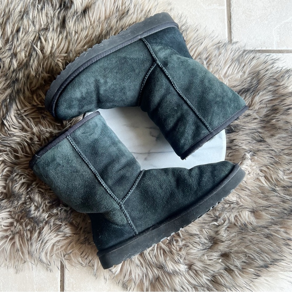 UGG Australia Classic Short Boot